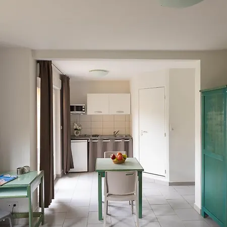 Hr Lägenhetshotell Corte (Corsica)