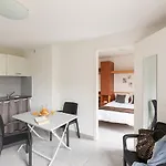 Hr Apartahotel