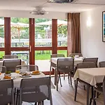 Hr Apartahotel 2*