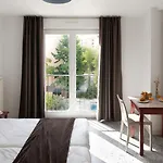 Hr Apartahotel
