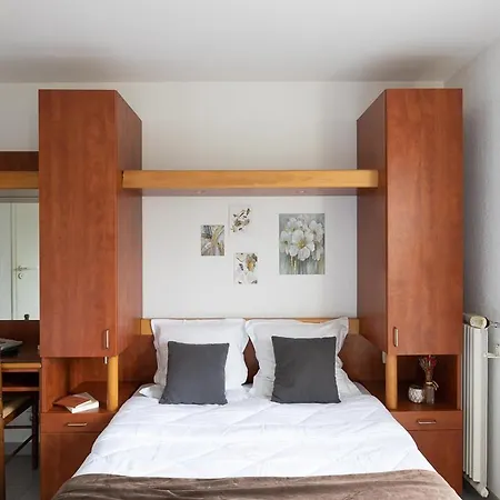 Hr Apartahotel 2*